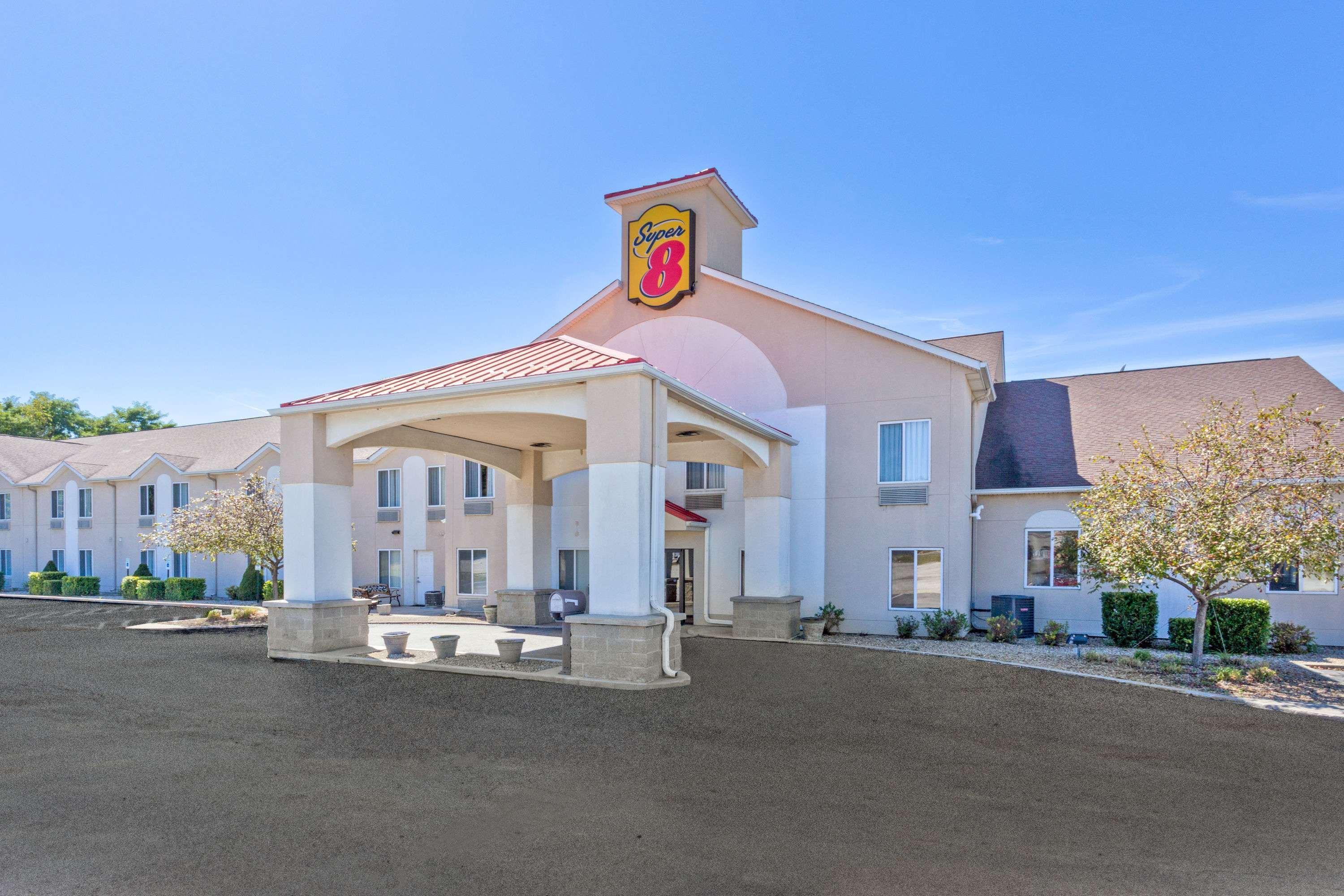 克罗沃代尔速8酒店 Cloverdale 外观 照片